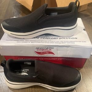 Sketchers men’s size 11 ew go walk